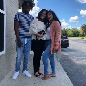 Meet your Posher, Stephanie